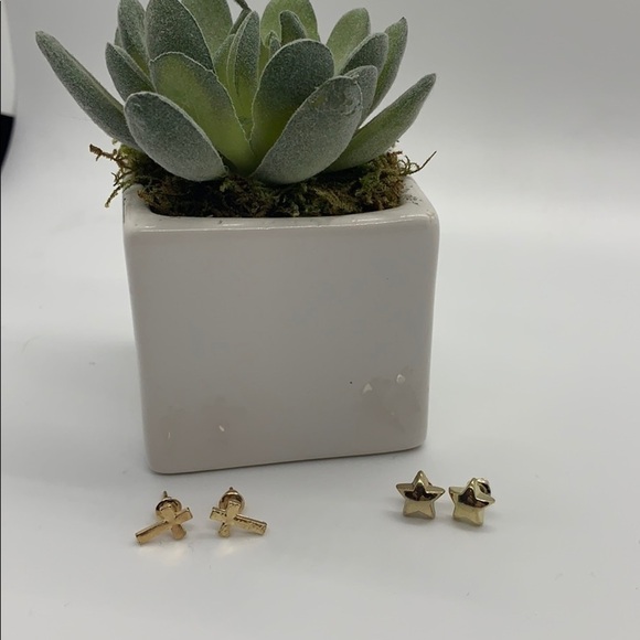 SALE💚 any 3 for $18 💚
 Gold Stud Earrings Star and Cross Statement - Picture 1 of 1